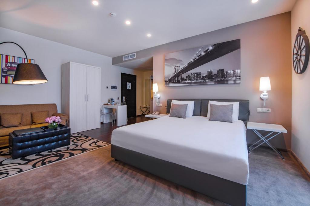 Deluxe Suite King