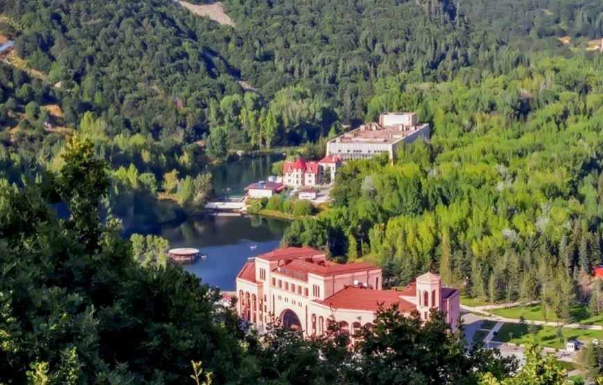 3 days tour package-Yerevan,Jermuk,Ejmiadzin tour